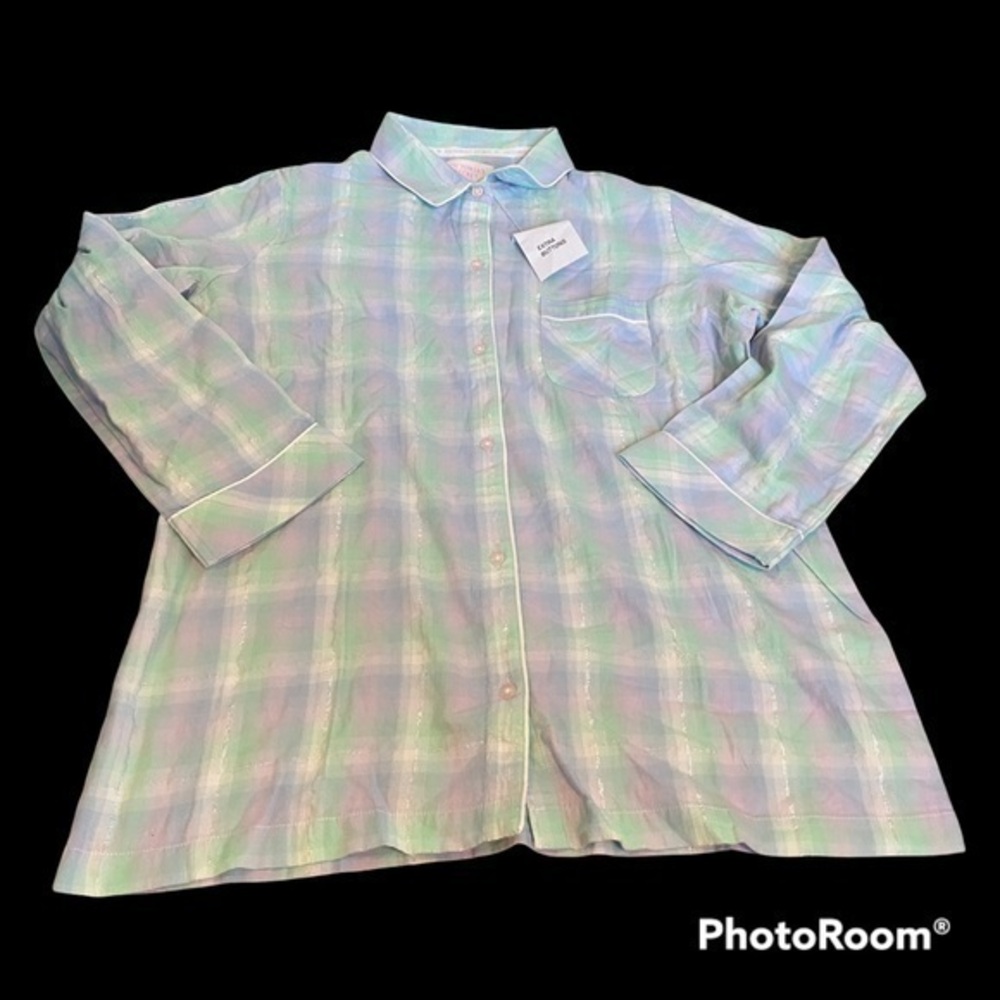 New Victoria’s Secret plain button down shirt